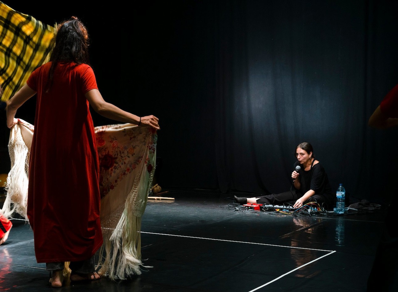 ALKANARA - Morning dance classes with Piny and the dancers of G.Rito - ©Inês Sambas